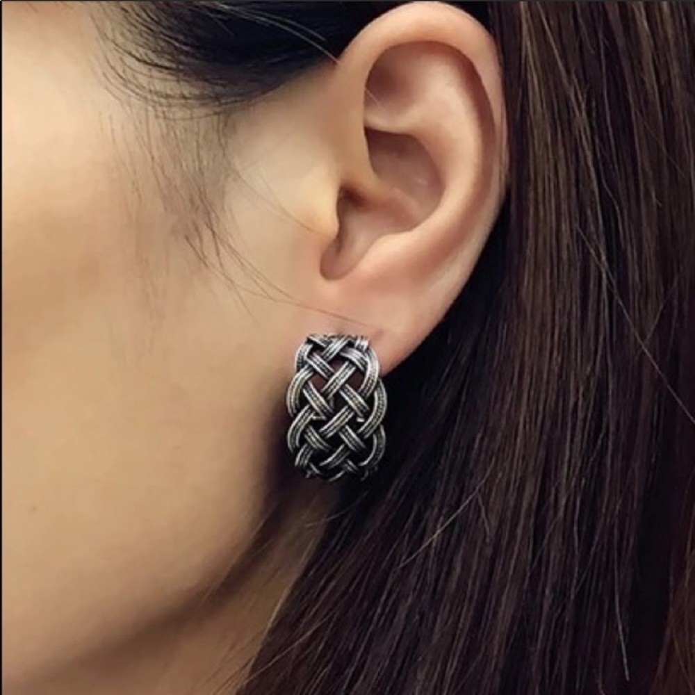 Hoop Black Stud braided Earrings